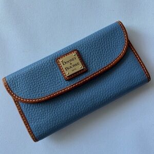 Dooney & Bourke Pebble Grain Continental Clutch Wallet